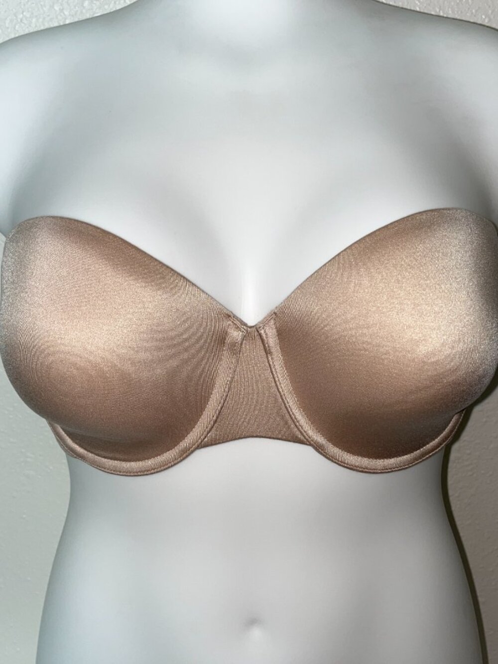BALI STAY IN PLACE STRAPLESS UNDERWIRE BRA SZ 38C